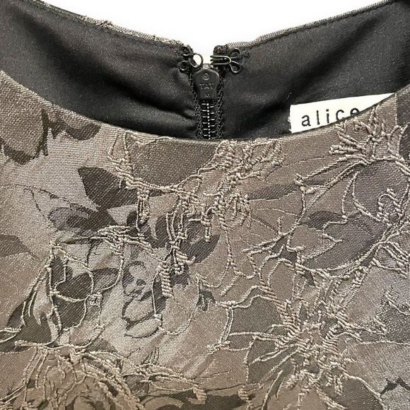 ALICE + OLIVIA Crew Neck Sleeveless Crop Top
 |Size: 4| - Picture 5 of 7